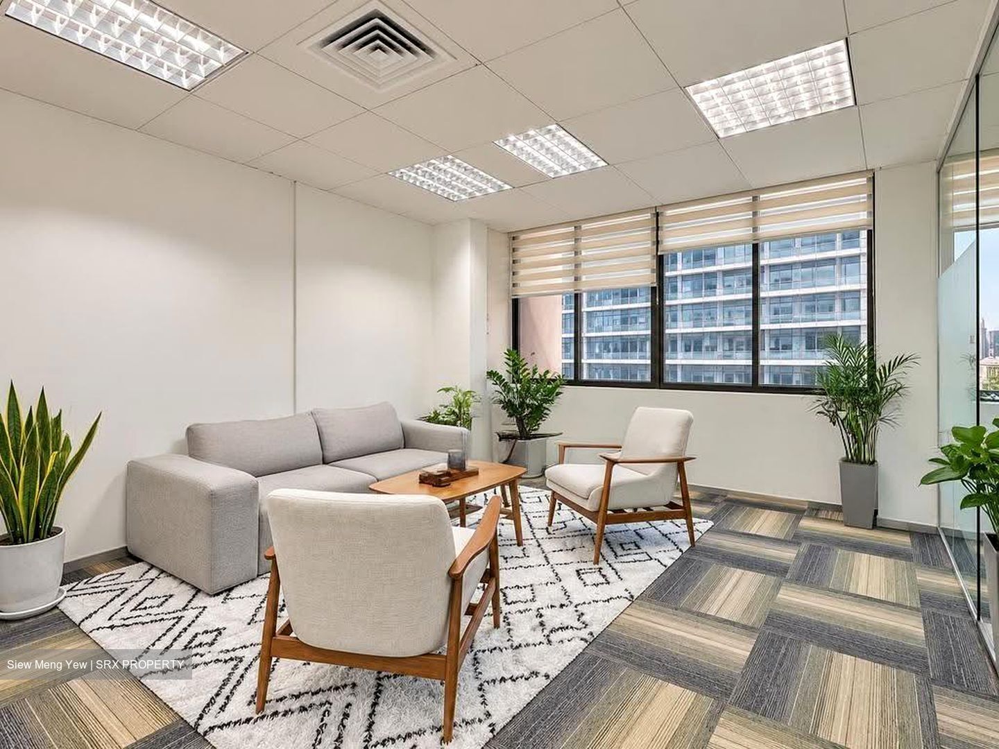 International Plaza (D2), Office #635437711